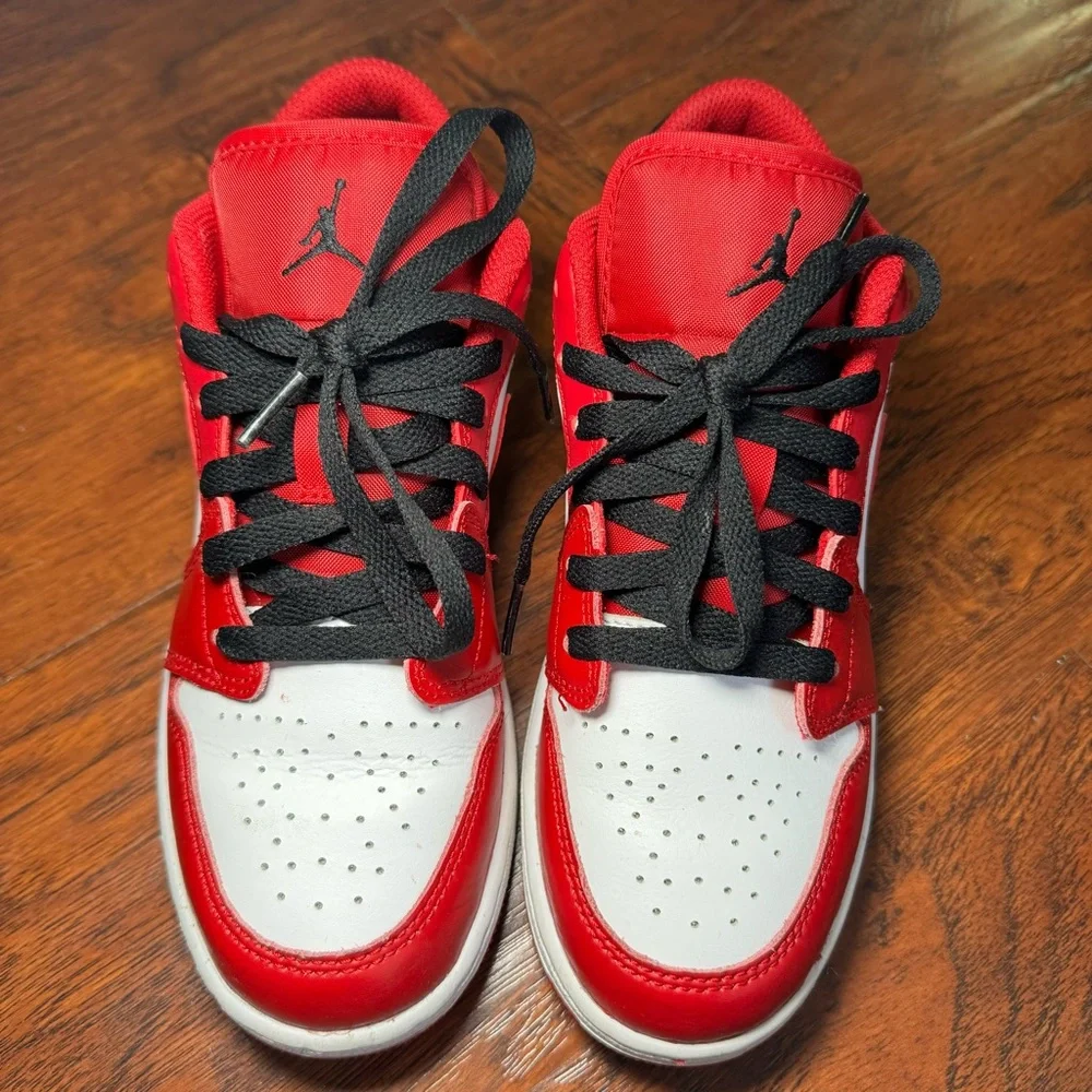 Nike Air Jordan 1 Low‎ 553560-163 Boys Sneakers Red White Black Size 4.5Y